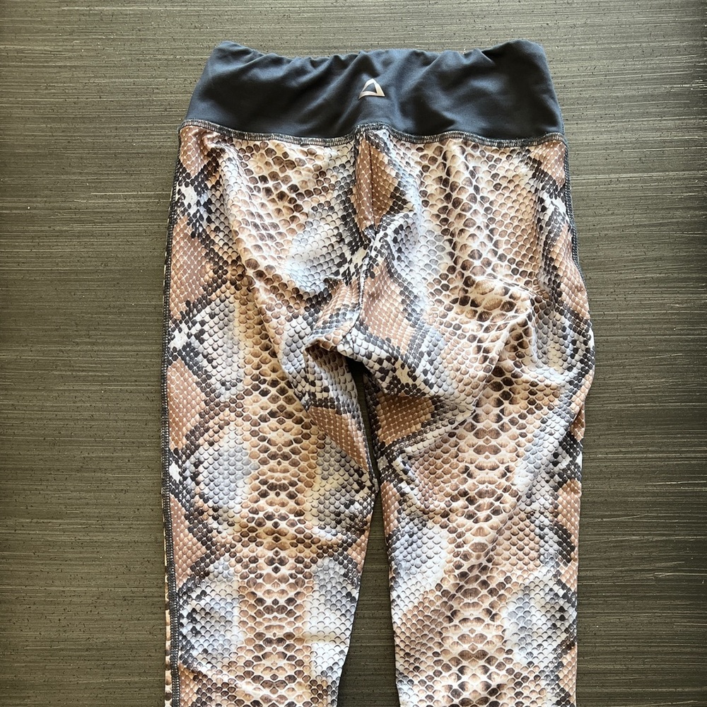 Prismsport Cropped Python Print Leggings - image 5